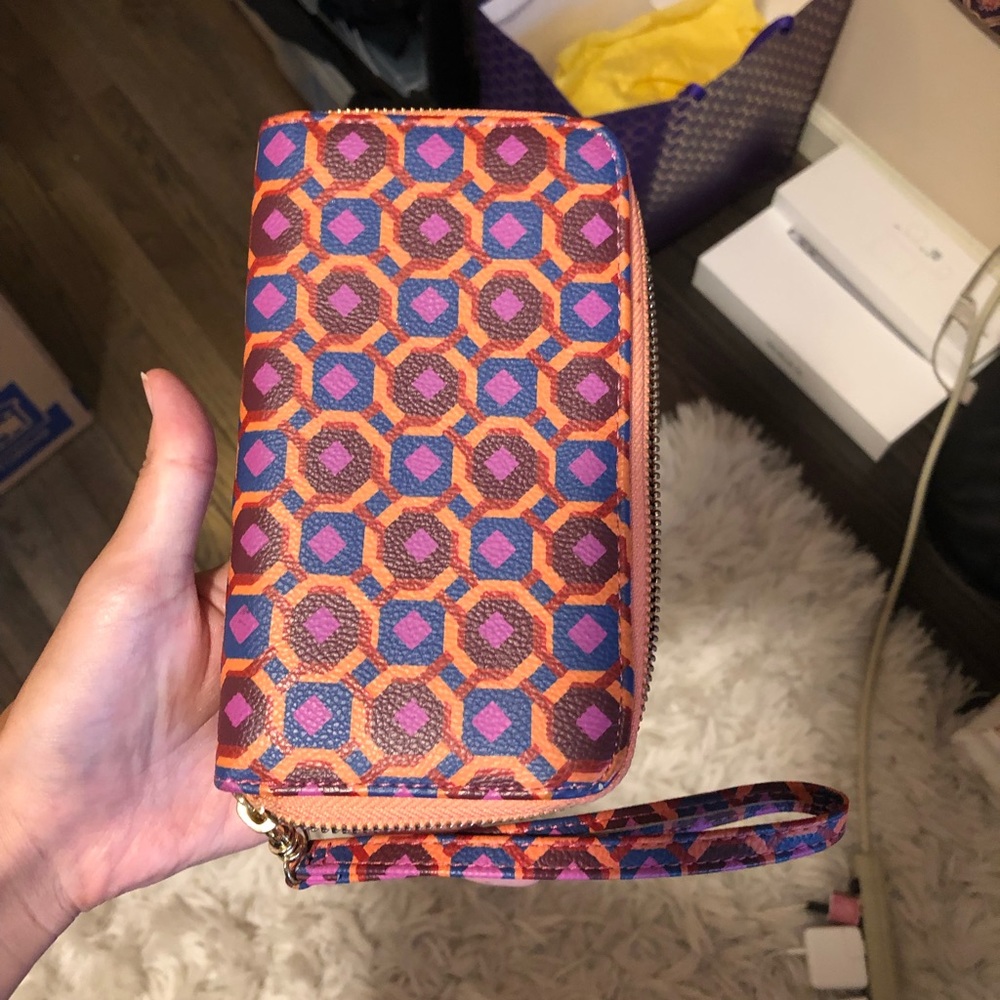 Target wrist wallet